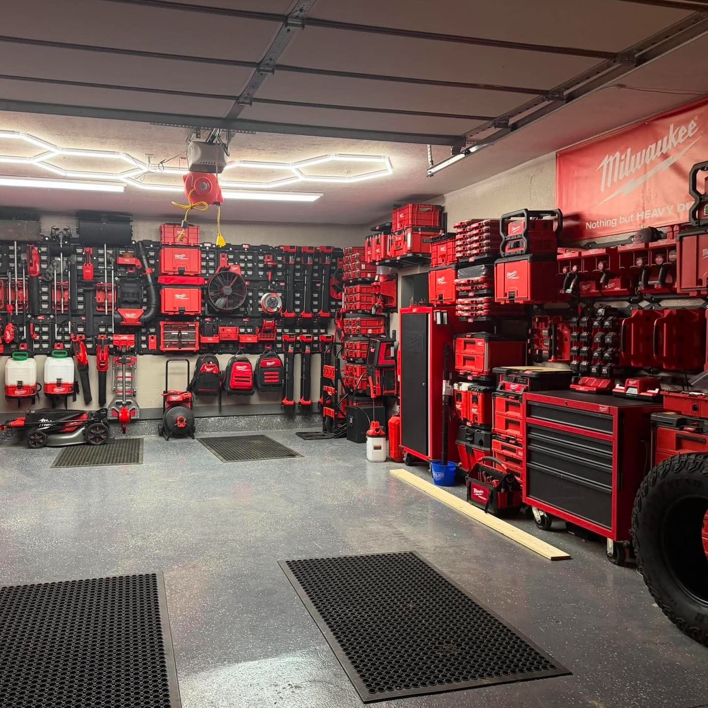Get a Free Milwaukee M18™ FORGE™ 8Ah Battery